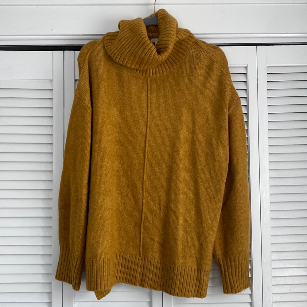 Oversized H&M turtleneck